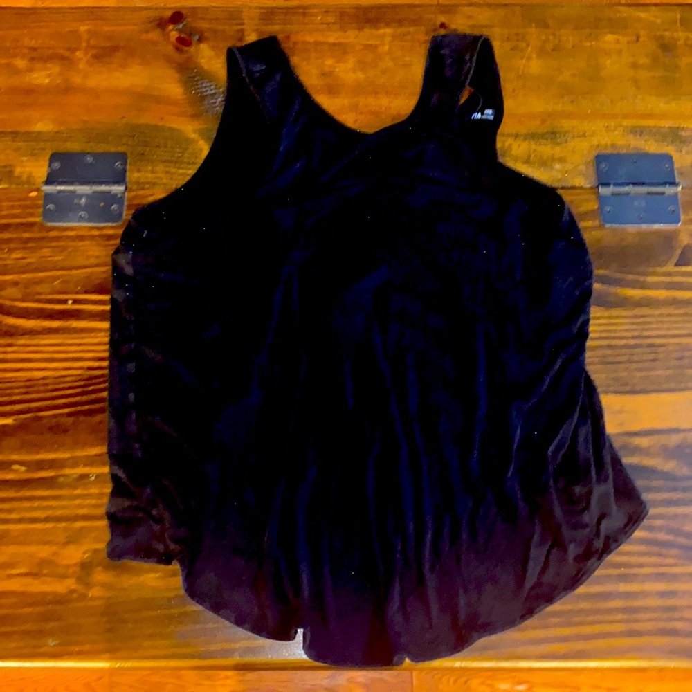 Zyia tank. Black twisted slouch tank